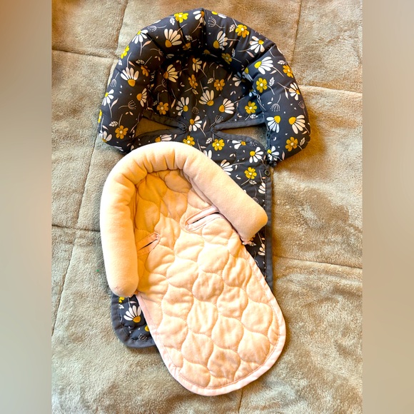 Gold bug infant car seat insert - Picture 2 of 3